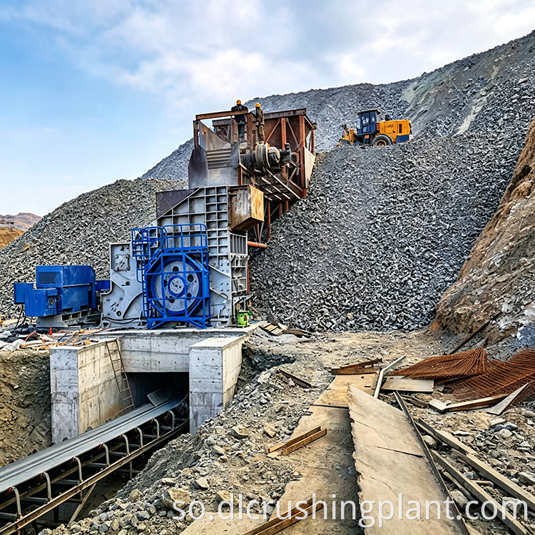 multi stage iron ore crushing system with primary gyratory breaker
